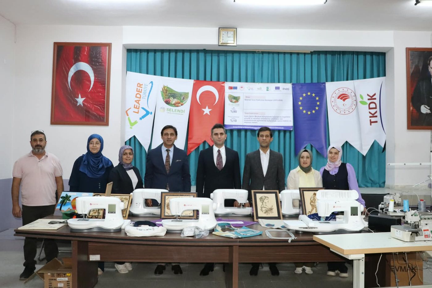 Halk Eğitim Merkezine teslim edilen el sanatları makine ve ekipmanları