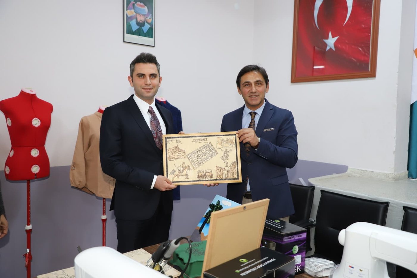 Selendi Kaymakamı ve Belediye Başkanının Halk Eğitim Merkezi ziyareti